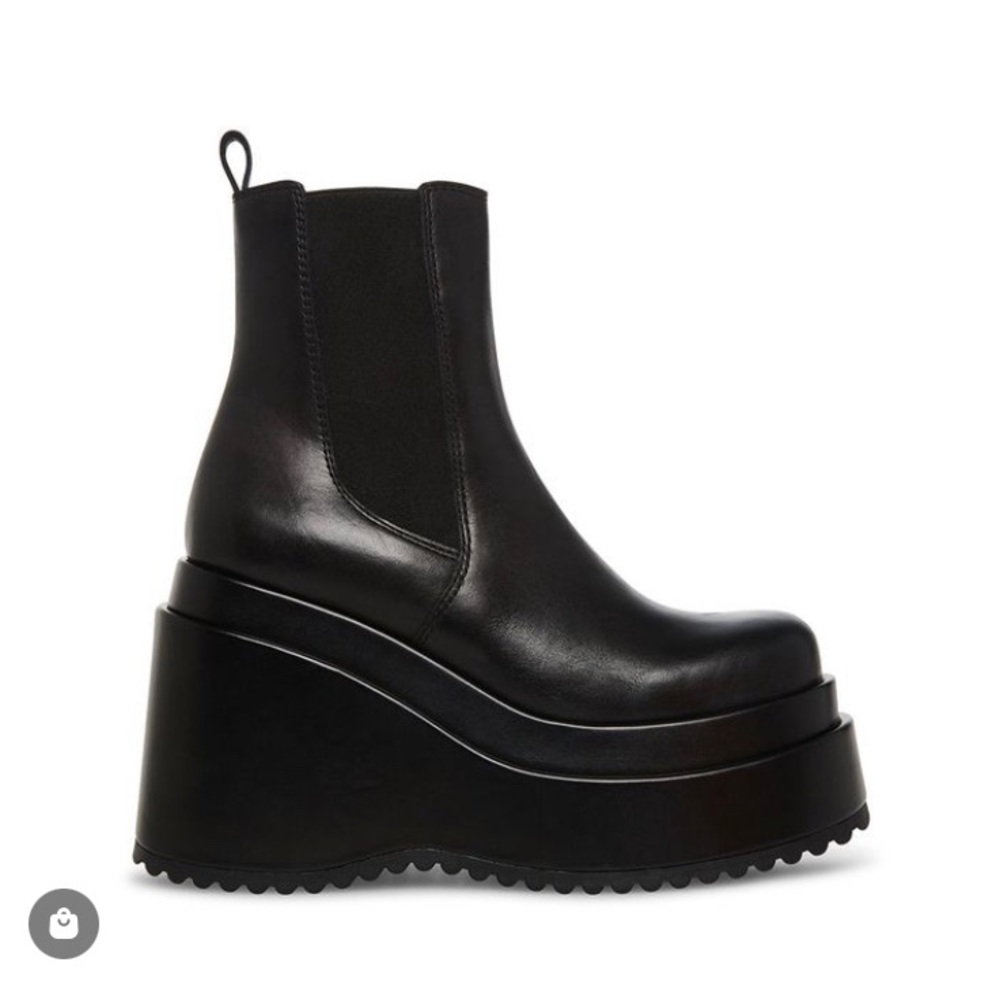 NEW Steve Madden Jesse platform boot- still in box